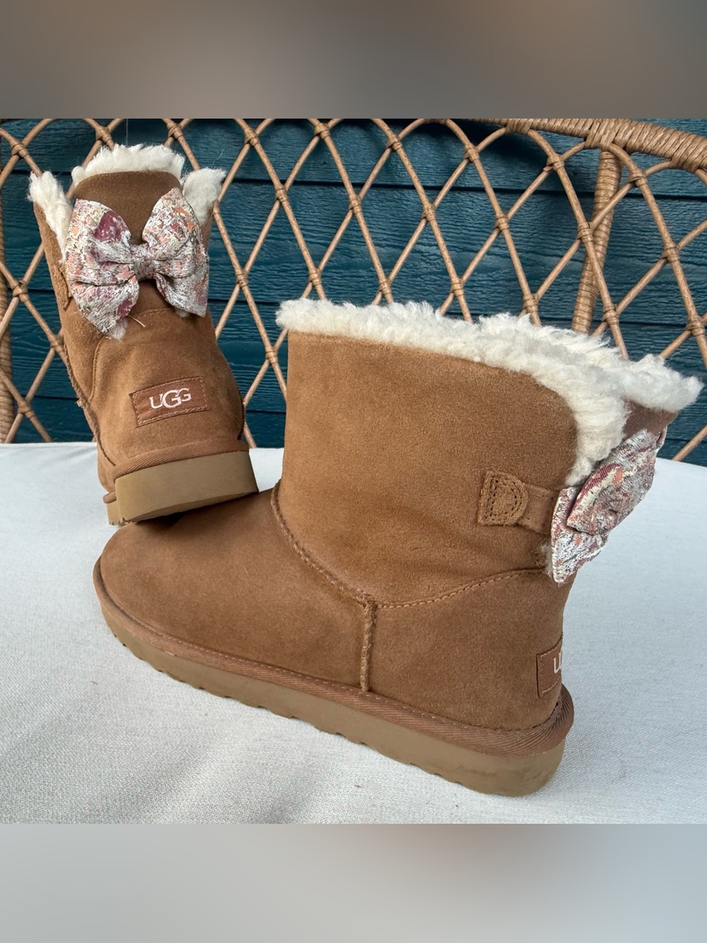 Authentic Women's UGG Mini Bailey Bow Splatter Boots – Chestnut